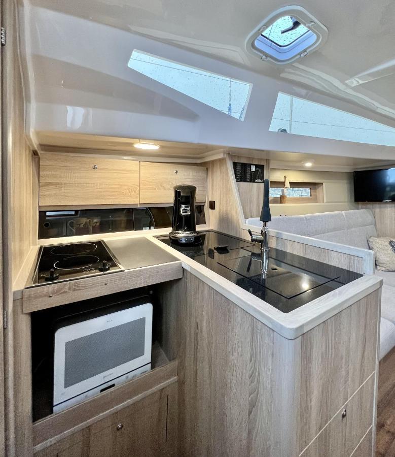 Burgtiefe auf Fehmarn Hausboot Segelyacht Nui酒店 外观 照片