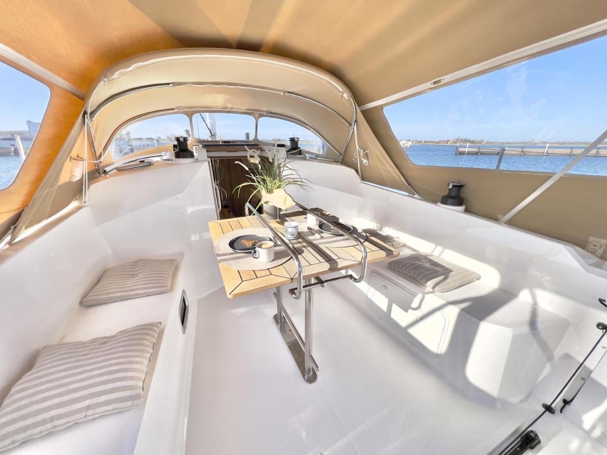 Burgtiefe auf Fehmarn Hausboot Segelyacht Nui酒店 外观 照片
